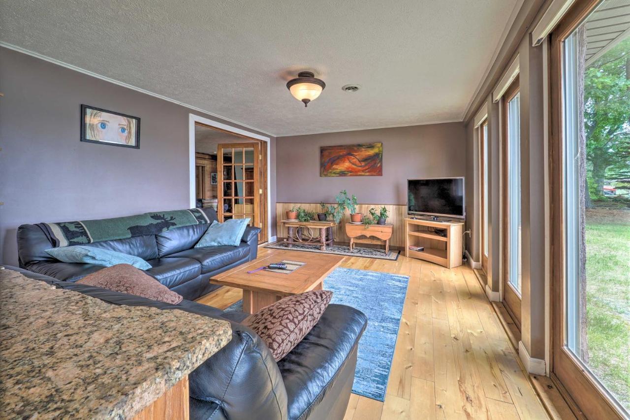 13 Mi To Downtown Quiet Lakefront Cottage Травърс Сити Екстериор снимка