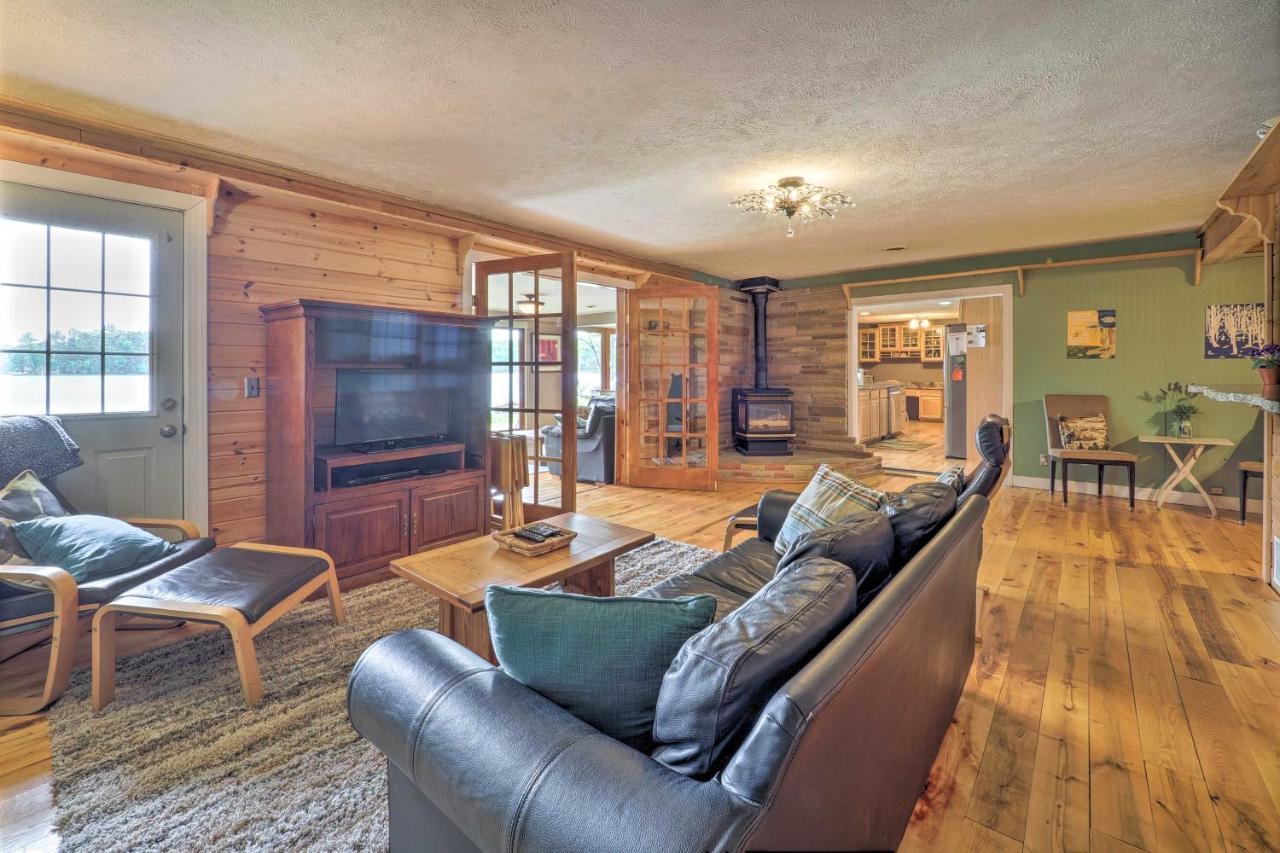13 Mi To Downtown Quiet Lakefront Cottage Травърс Сити Екстериор снимка